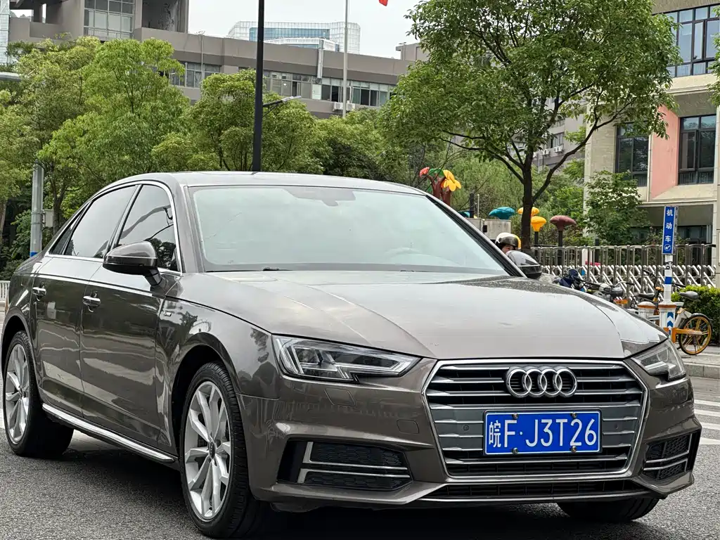 Audi A4L 2018 — фото 3