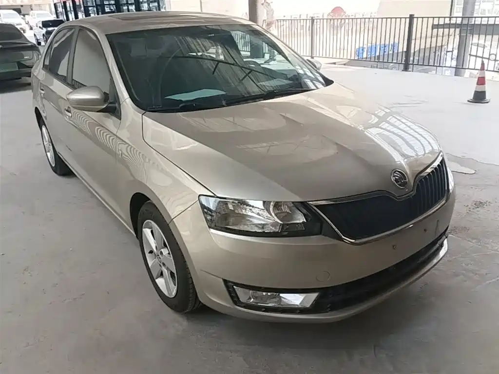 Skoda Rapid 2014 — фото 4