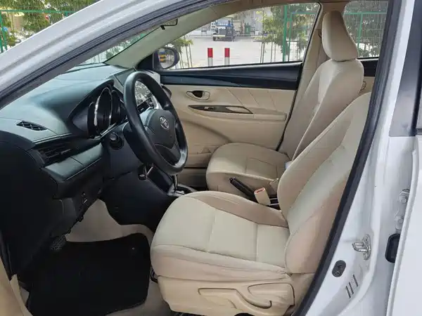 Toyota Yaris L 2017