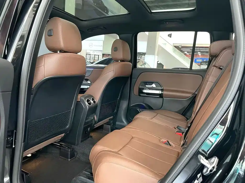 Mercedes-Benz GLB 2023