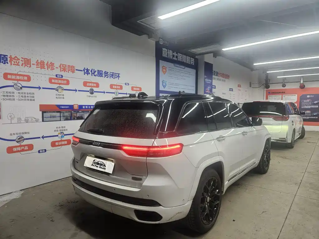 Jeep Grand Cherokee 4xe 2023 — фото 4