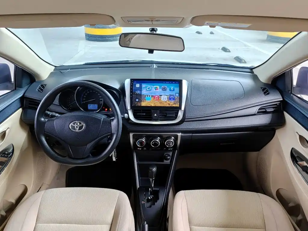 Toyota Yaris L 2017 — фото 8