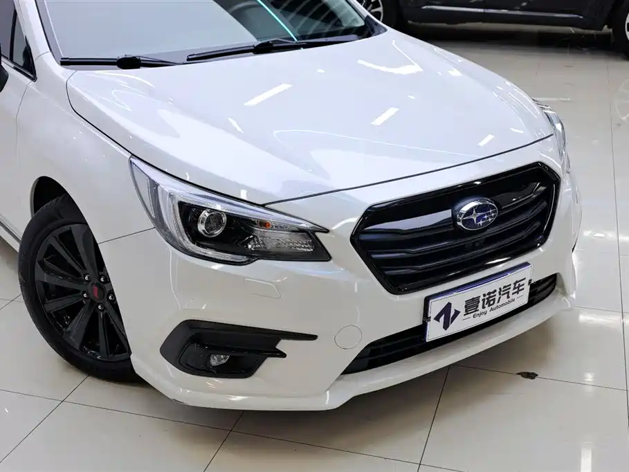 Subaru Legacy 2021 — фото 11