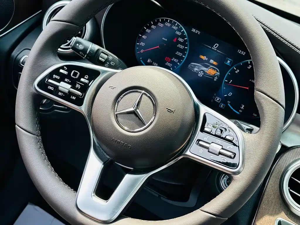 Mercedes-Benz GLC 2022 — фото 16