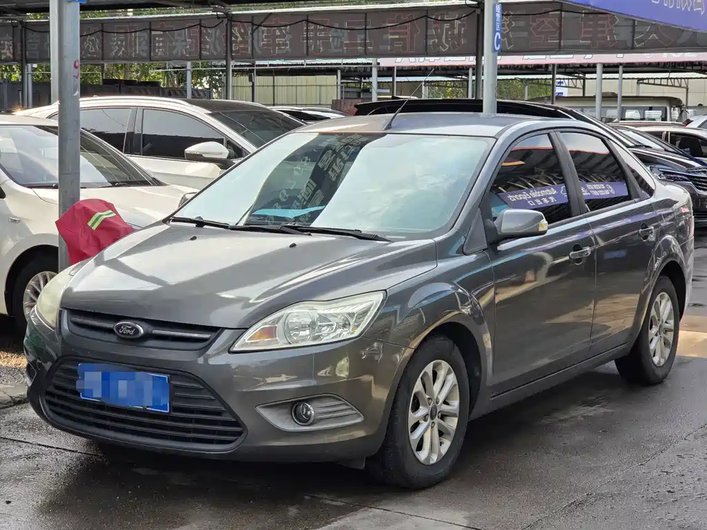 Ford Focus 2013 — фото 1