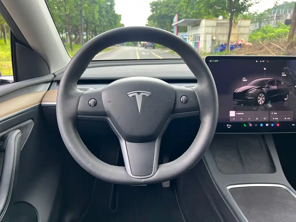 Tesla Model Y 2022 — фото 4