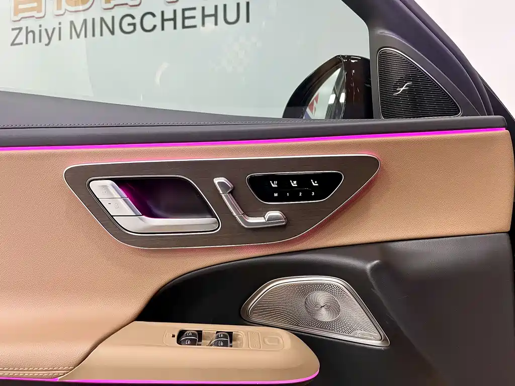 Mercedes-Benz E-Class 2025 — фото 6