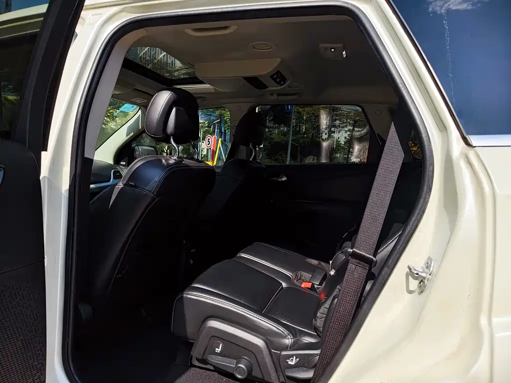 Dodge Journey 2014 — фото 11