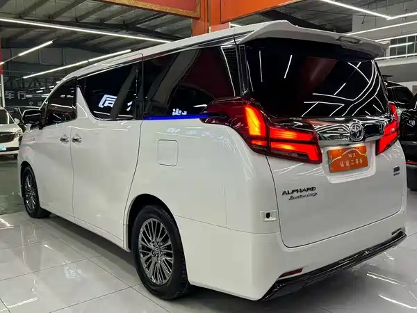 Toyota Alphard 2020