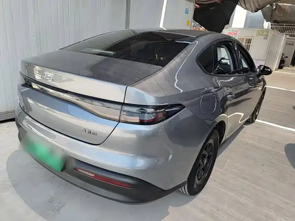 BYD Seal 05 DM-i 2025