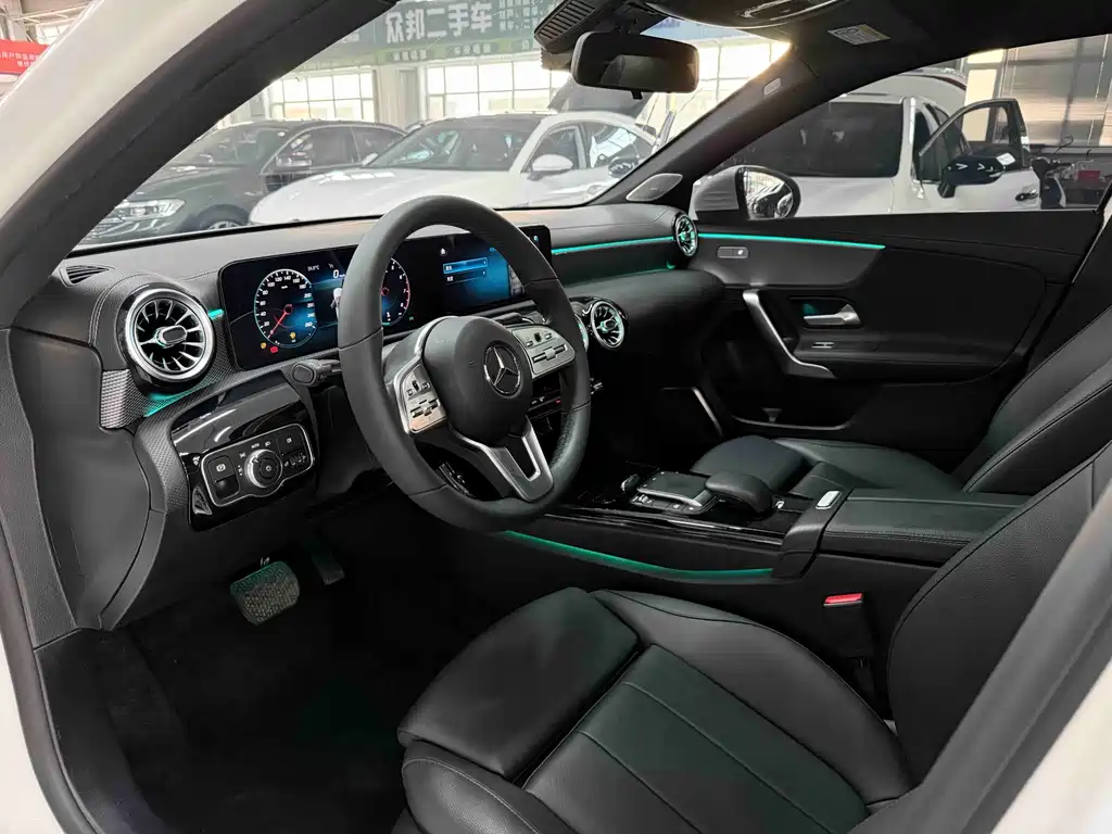 Mercedes-Benz A-Class 2022 — фото 7