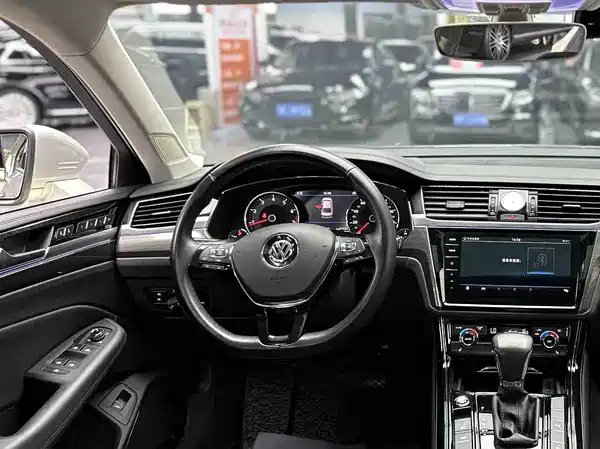 Volkswagen Phideon 2018