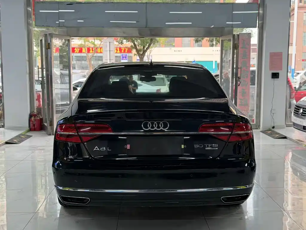 Audi A8 2015 — фото 4