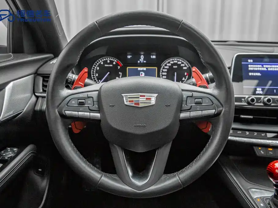 Cadillac CT4 2021 — фото 17