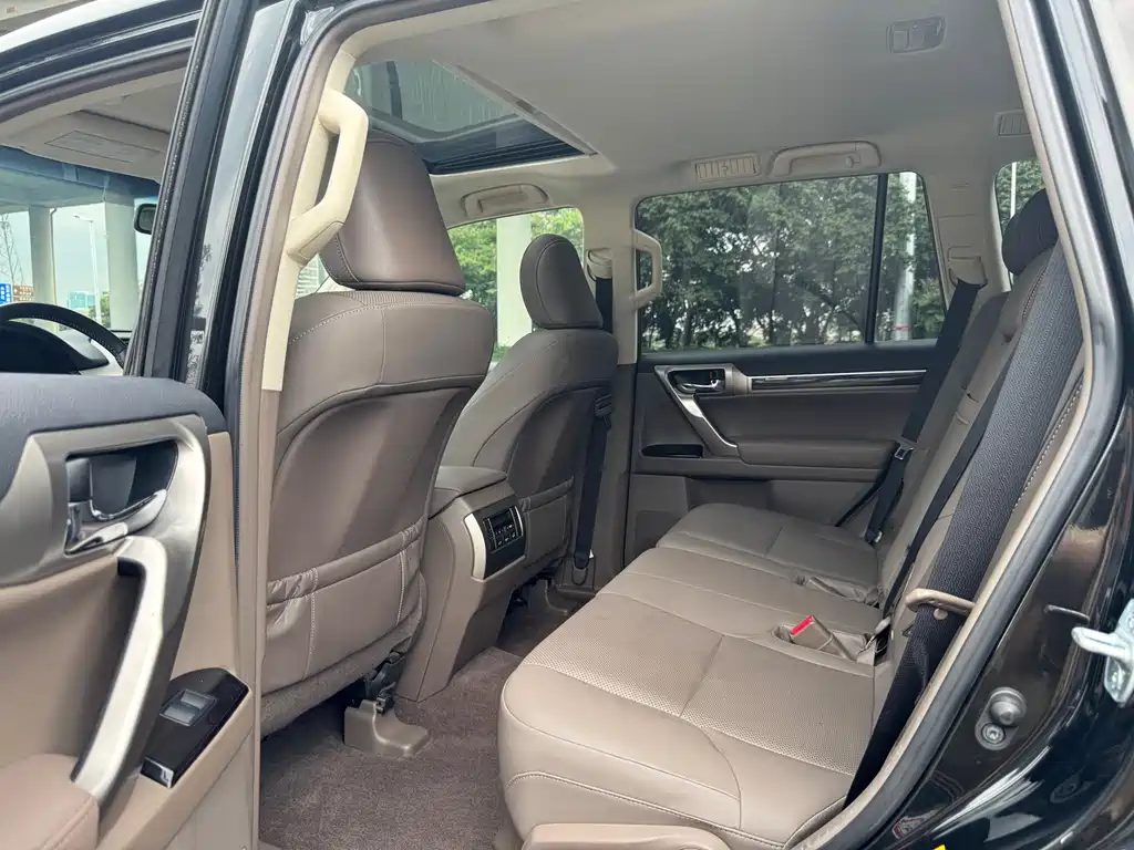 Lexus GX 2015 — фото 12