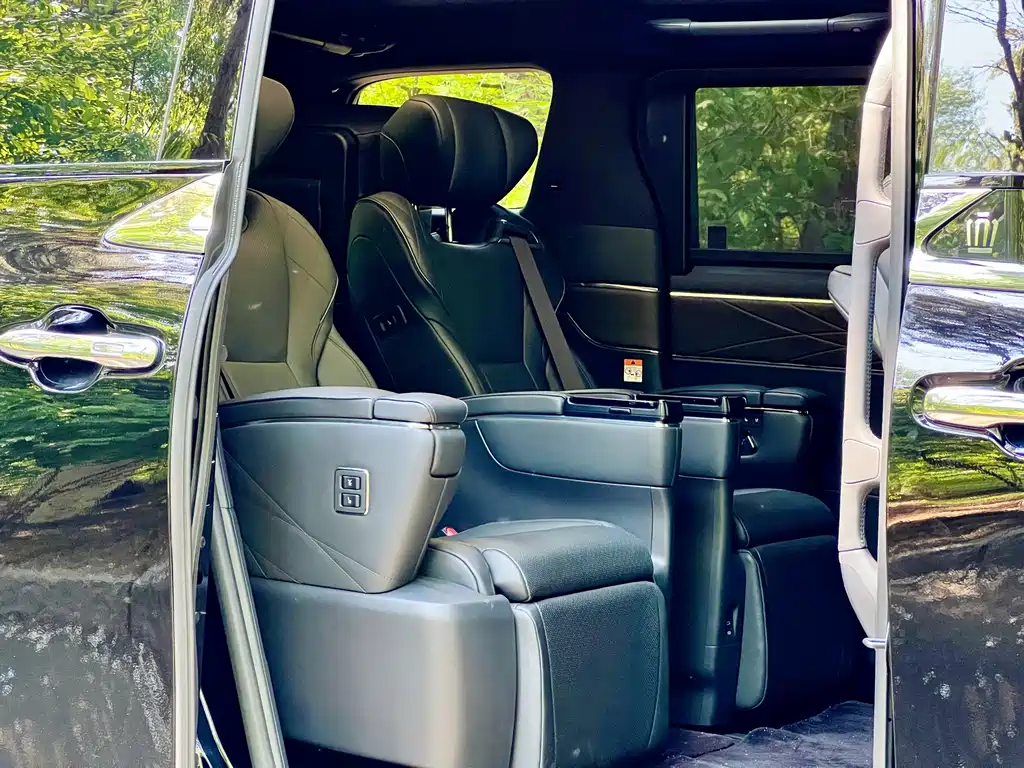 Toyota Vellfire 2025 — фото 28