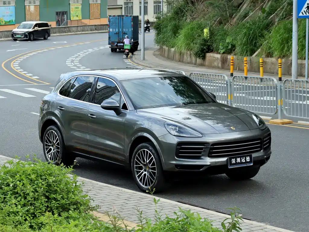 Porsche Cayenne 2019 — фото 4