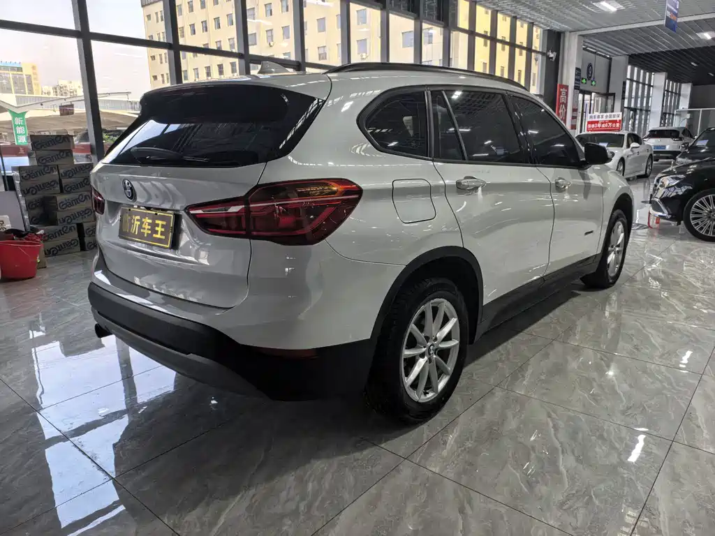 BMW X1 2016 — фото 9