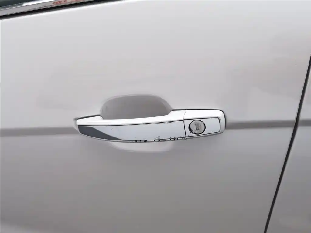 Cadillac SRX 2015 — фото 18