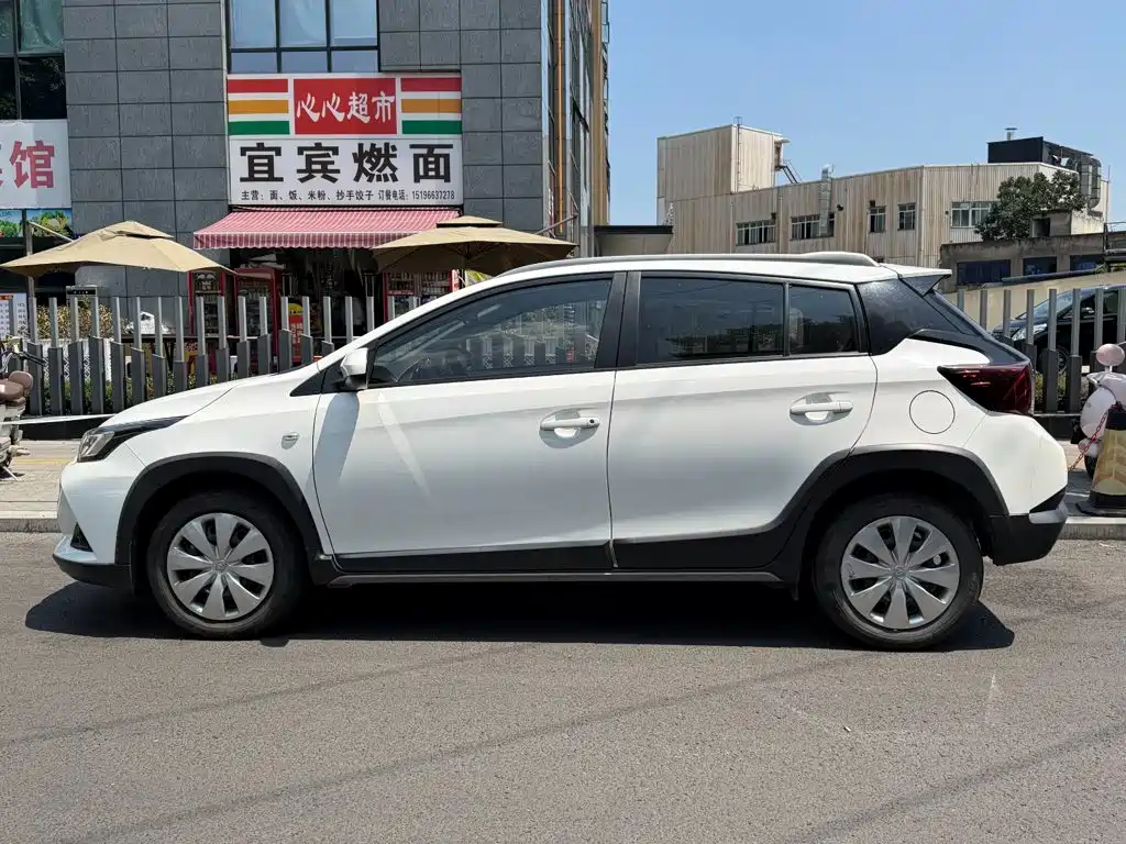 Toyota Yaris L 2021
