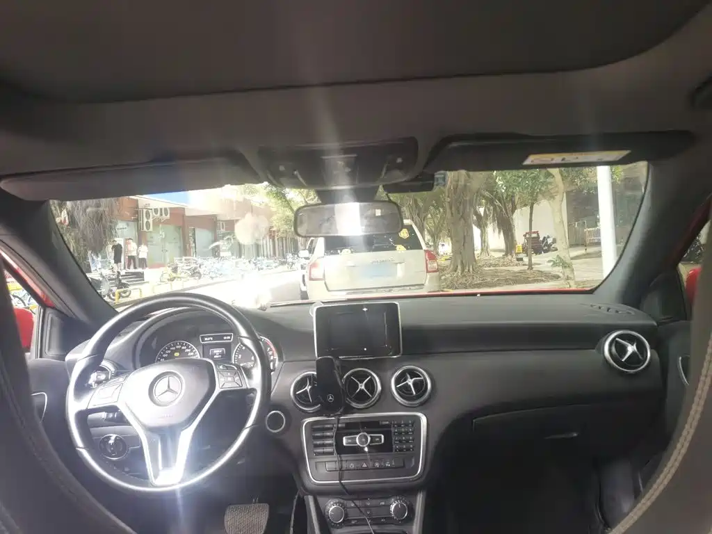 Mercedes-Benz A-Class 2015 — фото 13