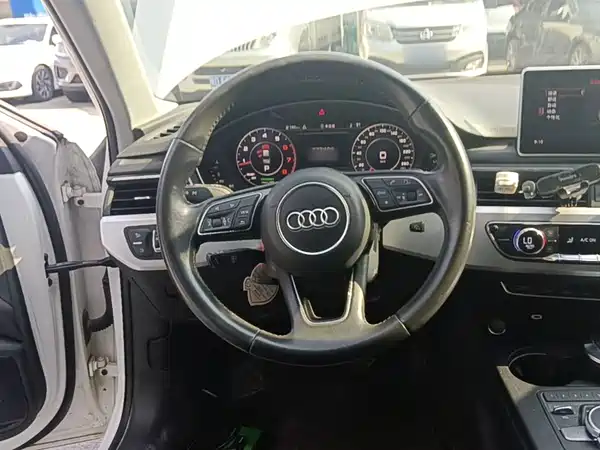 Audi A4L 2019