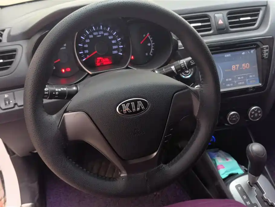 Kia K2 2015 — фото 15