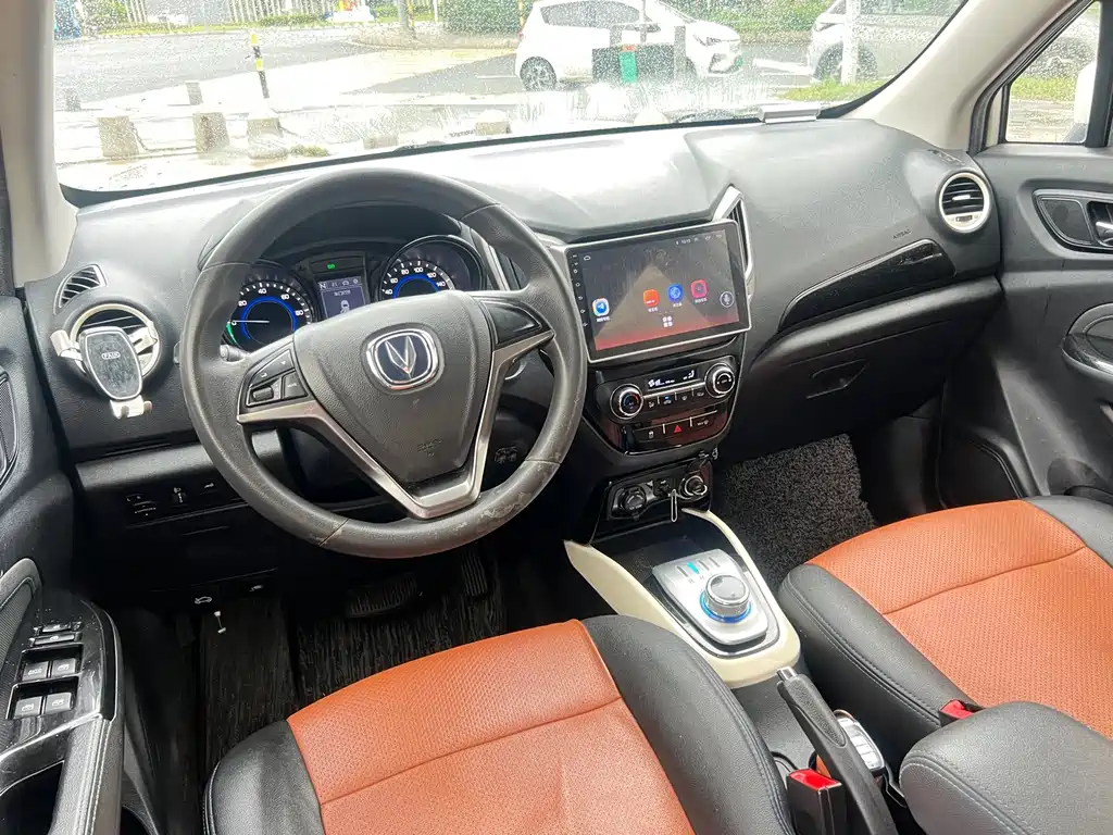 Changan CS15EV 2018 — фото 22