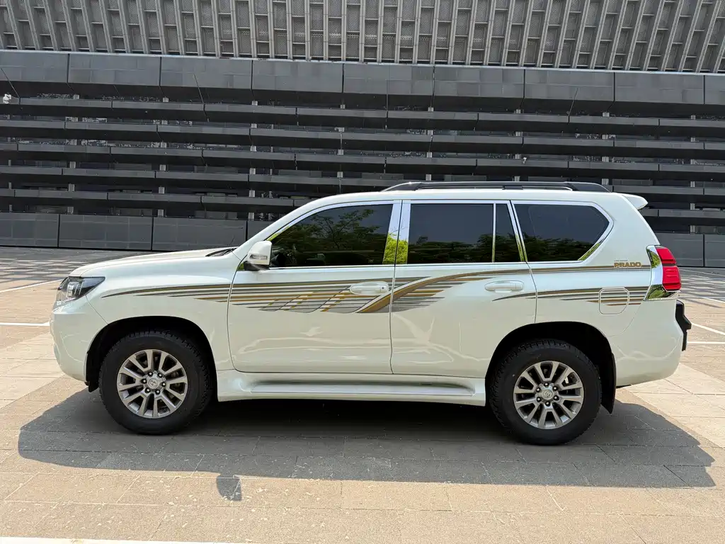 Toyota Prado 2018 — фото 5
