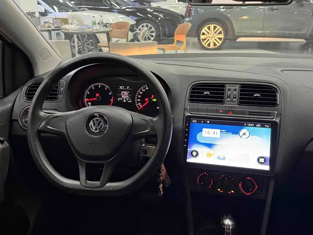 Volkswagen Polo 2018 — фото 12