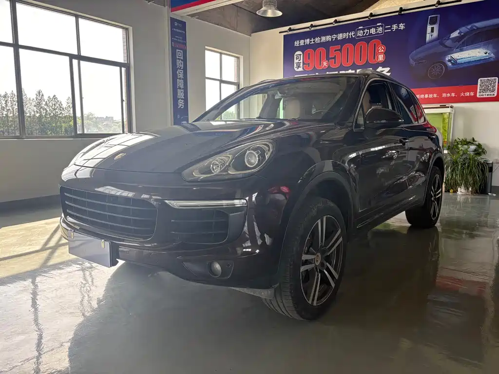 Porsche Cayenne 2015 — фото 1