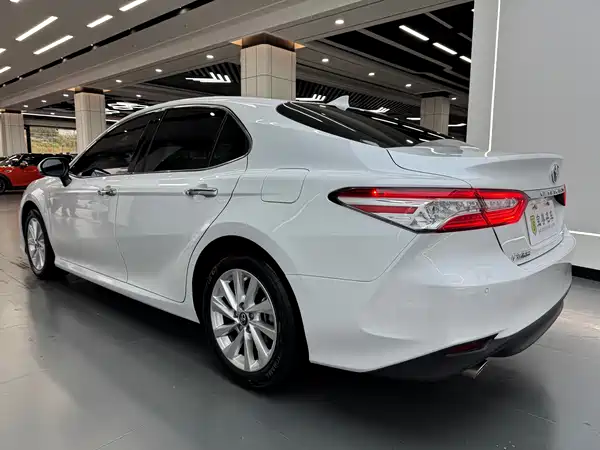 Toyota Camry 2021