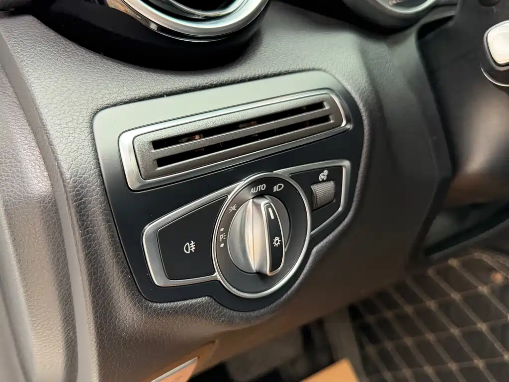 Mercedes-Benz C-Class 2017 — фото 11