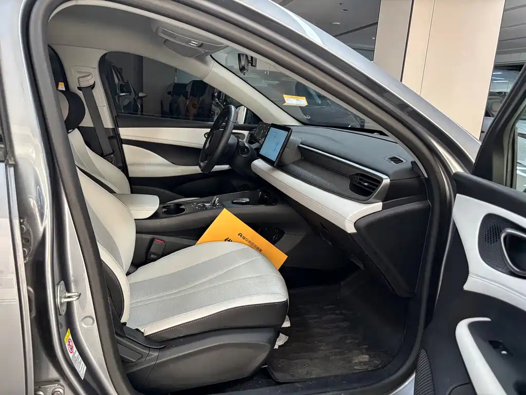 BYD Seal 05 DM-i 2025 — фото 14