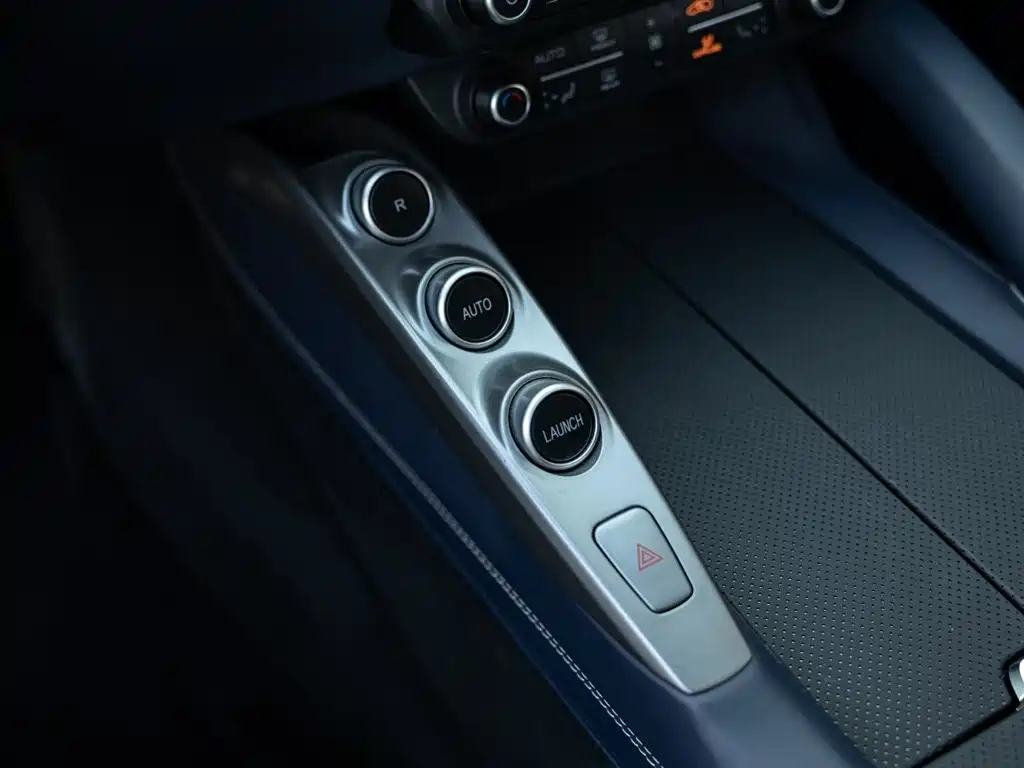 Ferrari GTC4Lusso 2017 — фото 14