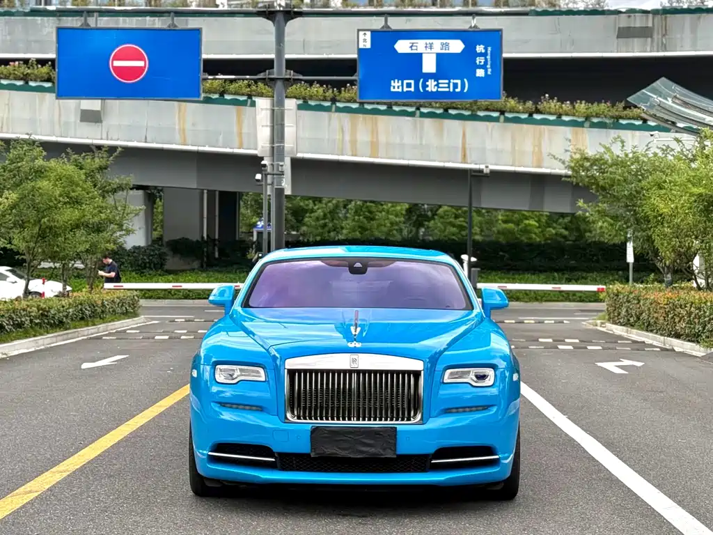 Rolls-Royce Phantom 2021 — фото 1