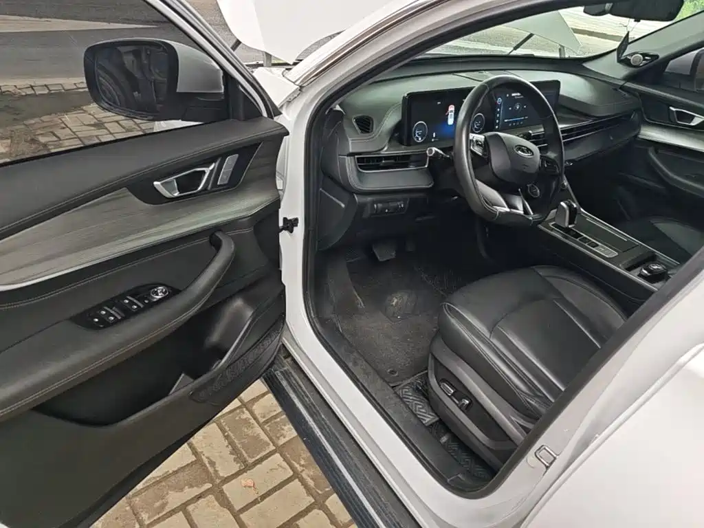 Chery Tiggo 8 2023 — фото 16