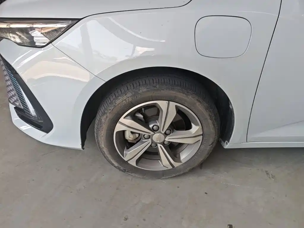 Geely Emgrand L Hip 2023 — фото 22