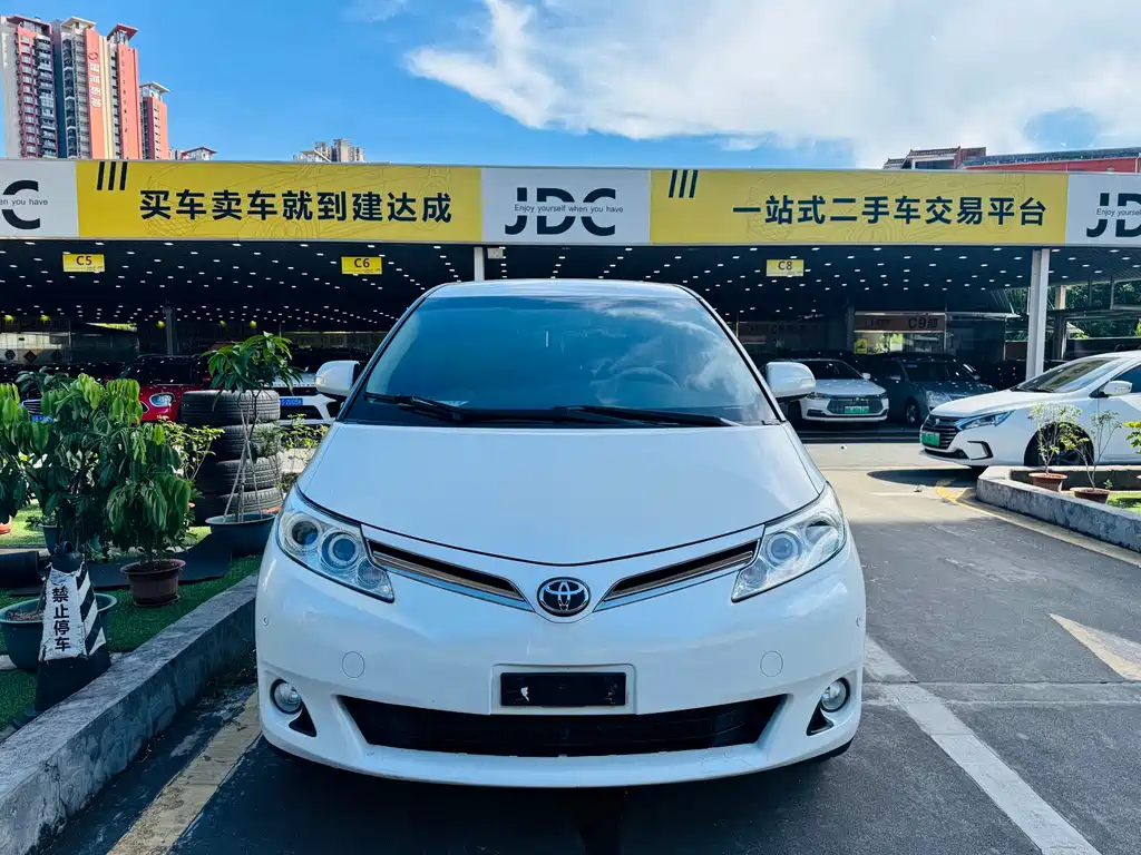 Toyota Previa 2015 — фото 2