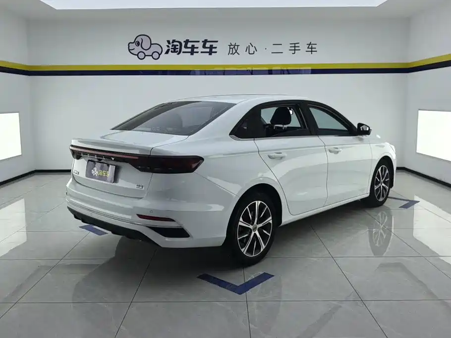 Geely Emgrand 2021