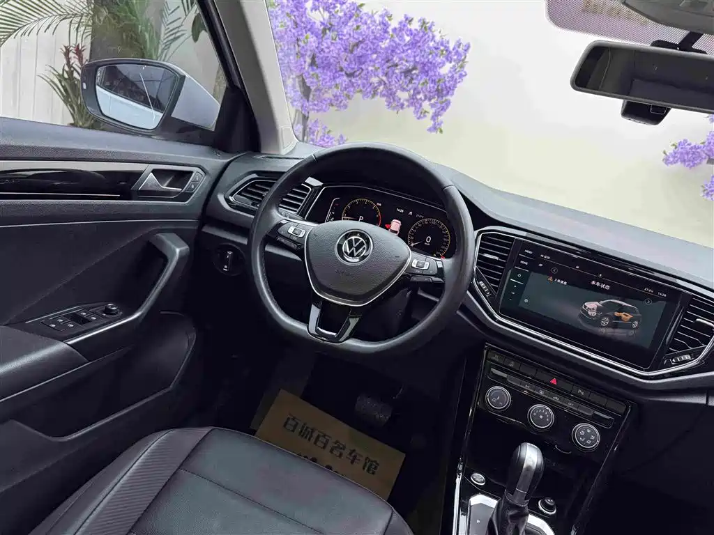 Volkswagen T-Roc 2023 — фото 14