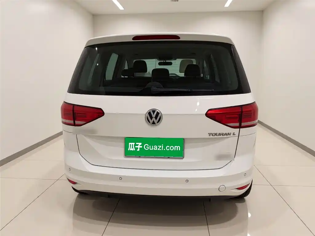 Volkswagen Touran 2017 — фото 3