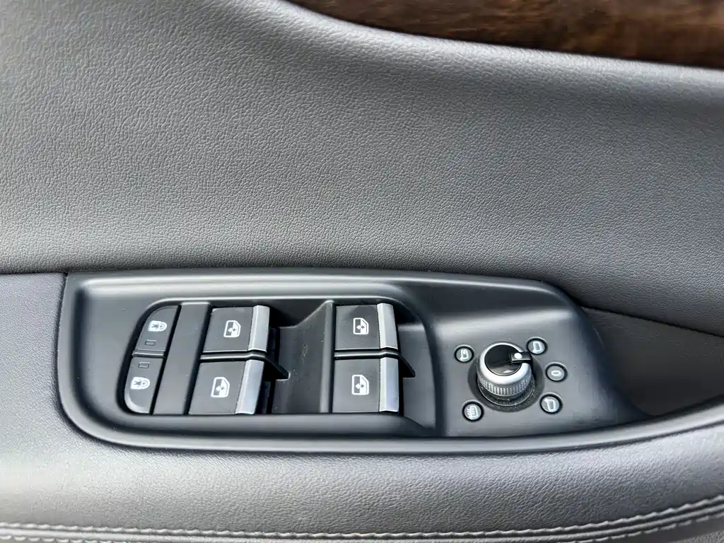 Audi Q7 2023 — фото 20