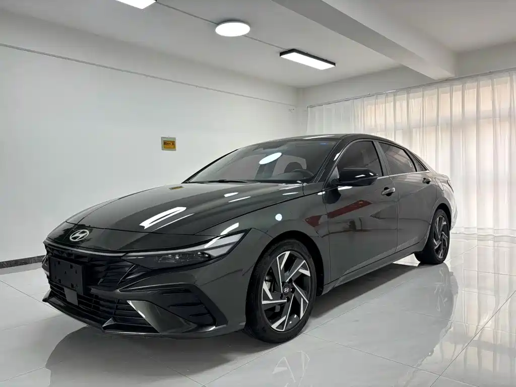 Hyundai Elantra 2023