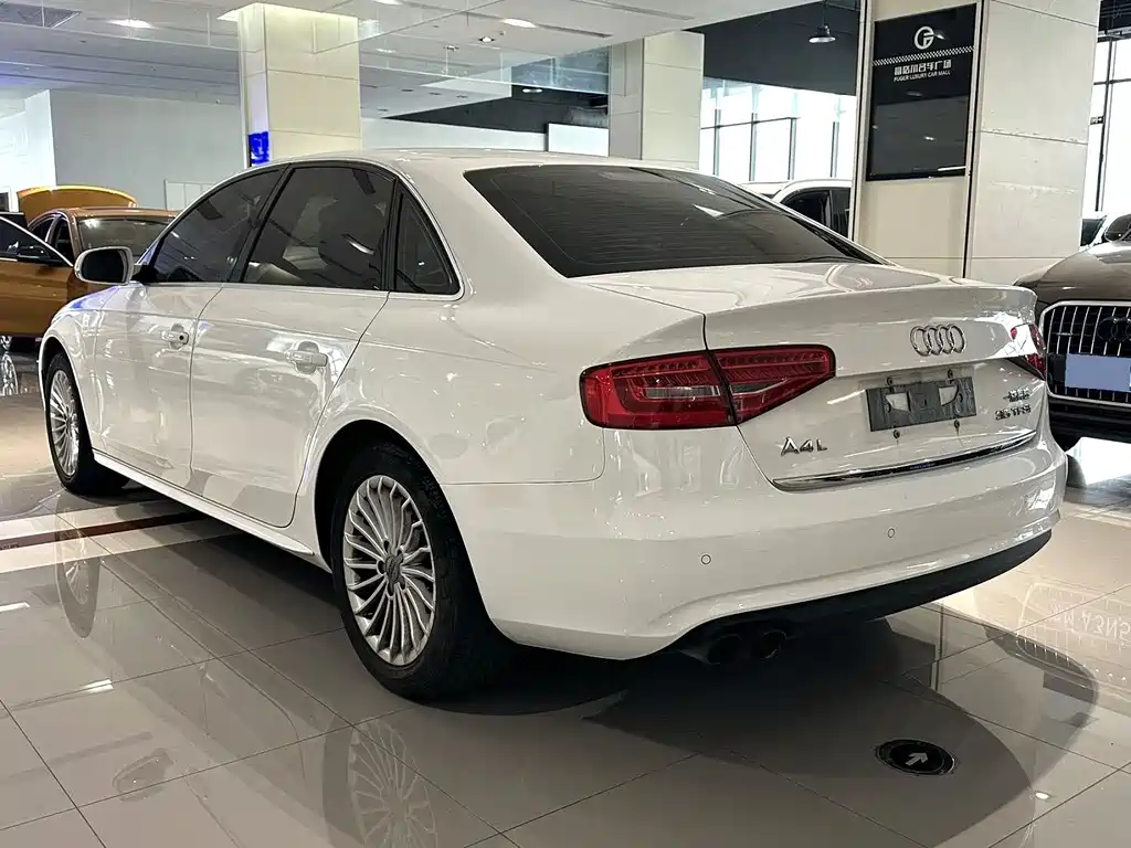 Audi A4L 2015 — фото 3