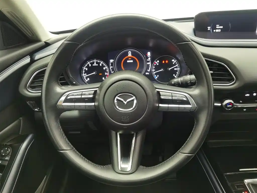 Mazda CX-30 2021 — фото 11