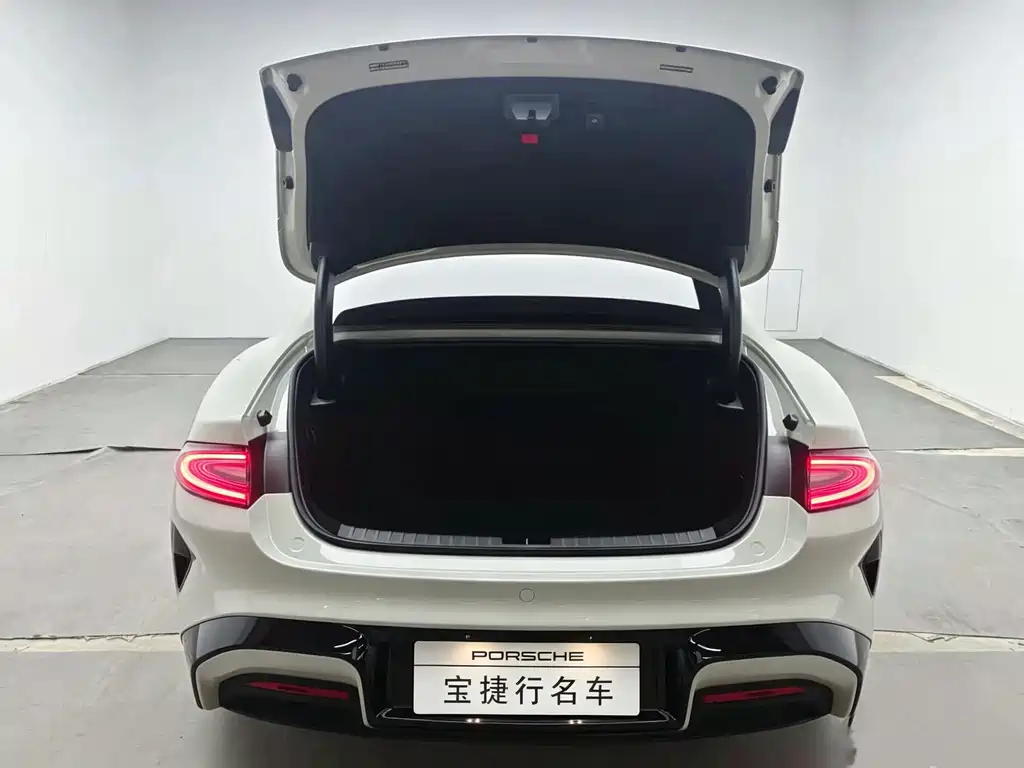 Xiaomi SU7 2026 — фото 10