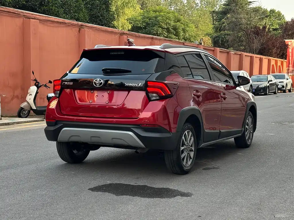 Toyota Yaris L 2022