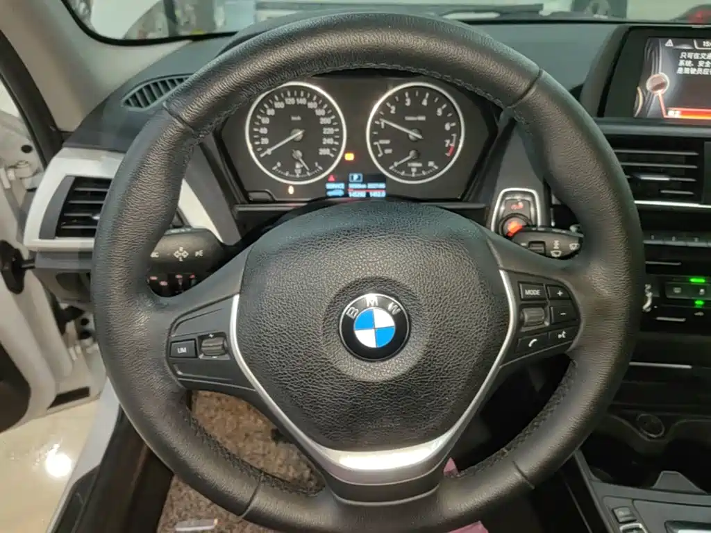 BMW 1 Series 2017 — фото 11