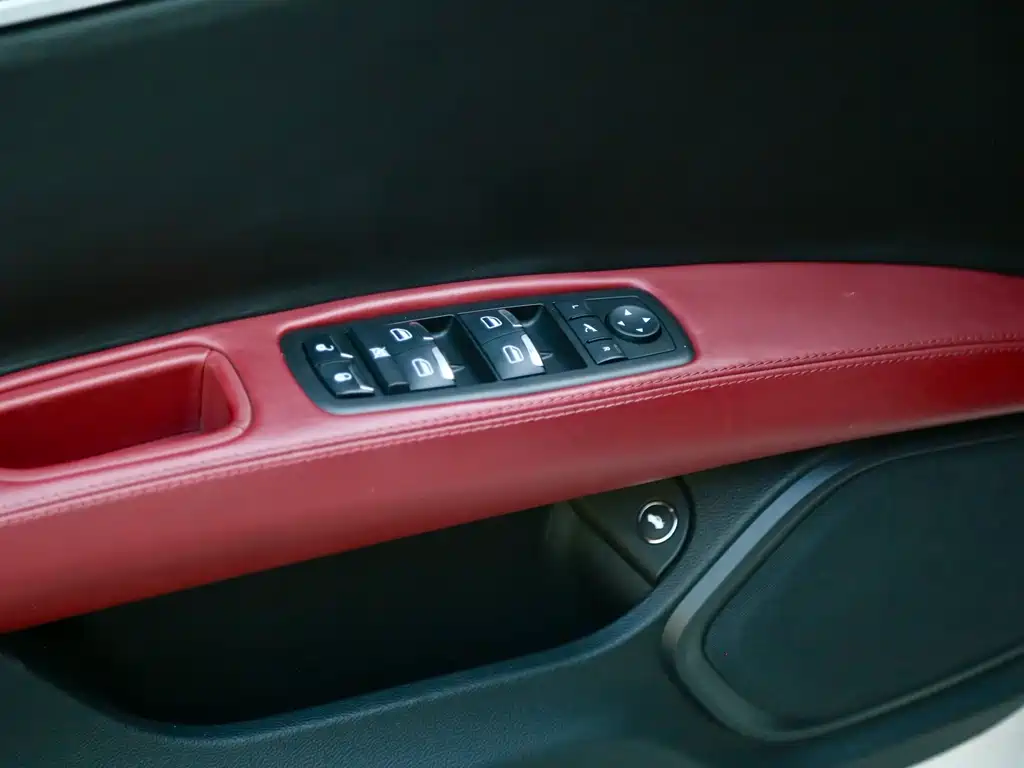 Maserati Ghibli 2015 — фото 16